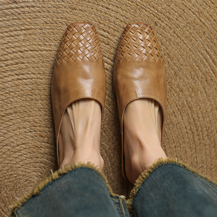 Liora Mules in Vera Pelle