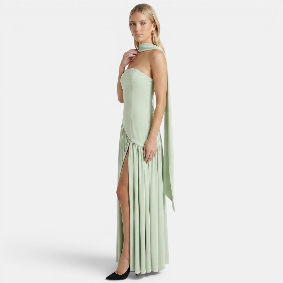 Belcien | Elegant Strapless Flowing Maxi Dress