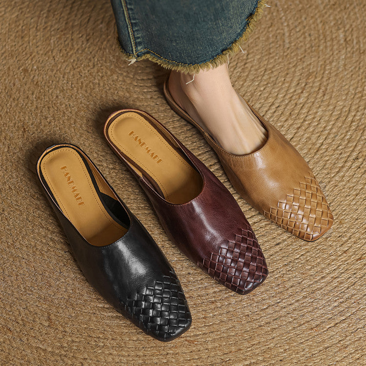 Liora Mules in Vera Pelle