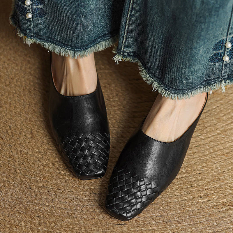 Liora Mules in Vera Pelle